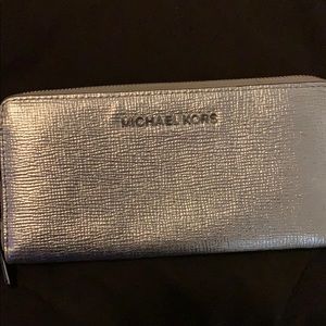 Micheal Kors wallet